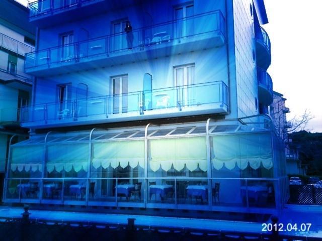 Hotel Royal Milano Marittima Esterno foto